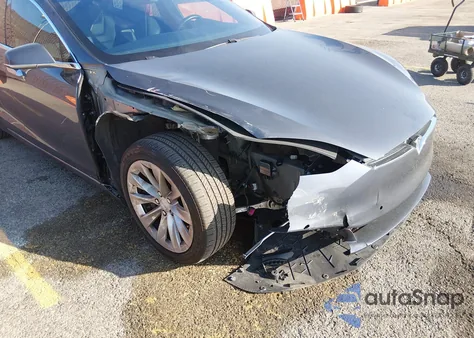 2018 Tesla Model S 100D/75D/P100D z USA, uszkodzony, nr VIN 5YJSA1E28JF295227